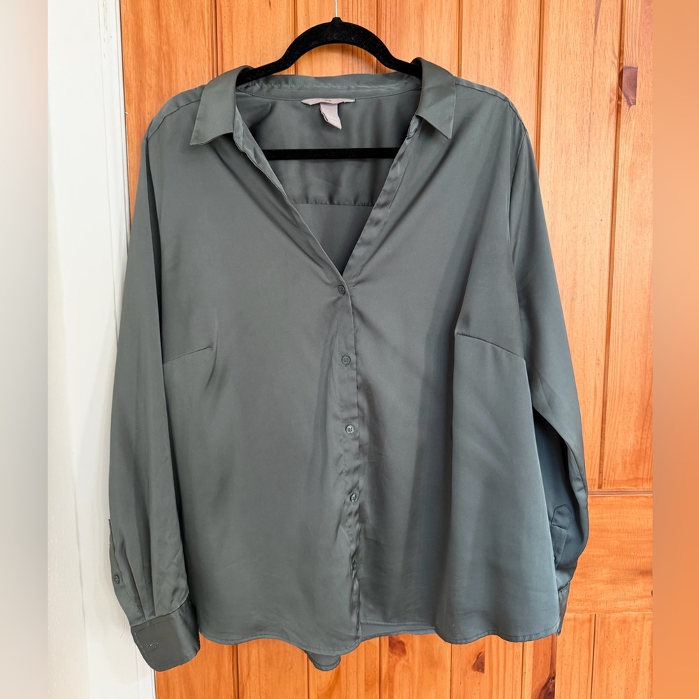 Women's Relaxed Button-Down Shirt - Sage Green